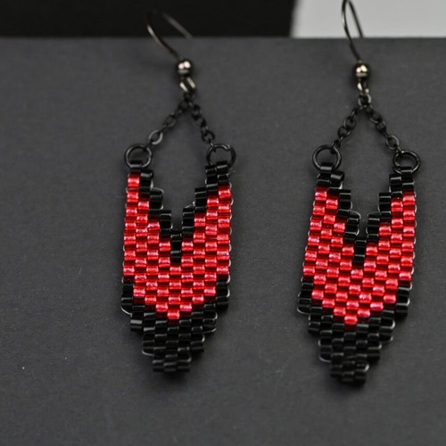 Strast jewelry set custom made with necklace and earrings in black and red