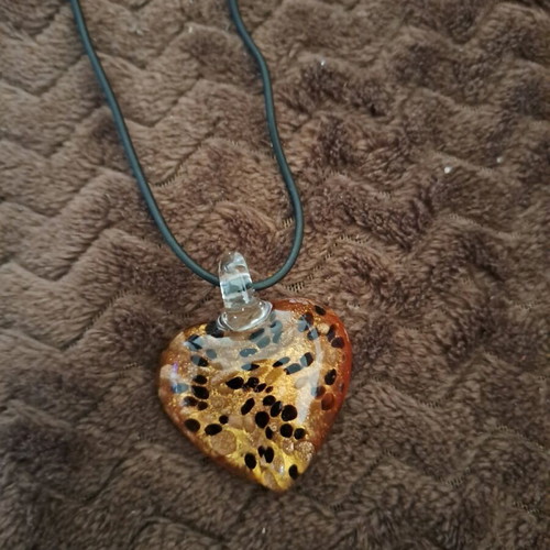 Necklaces like new, pack with bone and glass