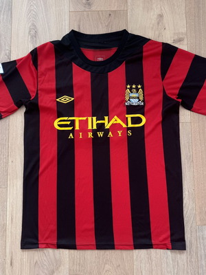 Umbro 2011-12 Manchester City Away Shirt Mens size S, like new