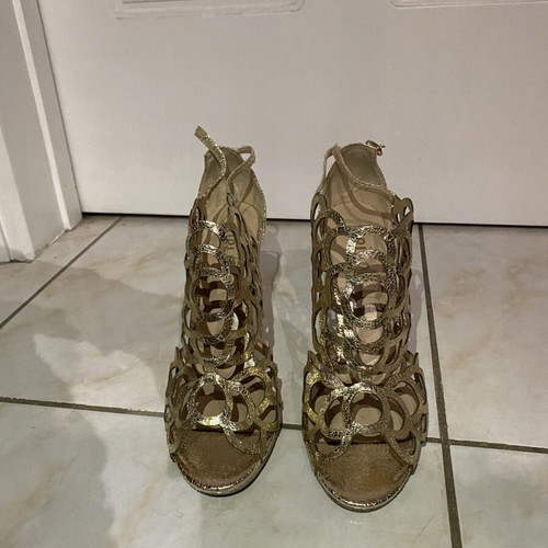 Gold heel sandal like new
