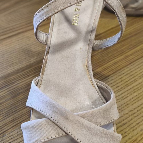 Voi Noi high-heeled sandals used, beige, size 38, 7 cm heel