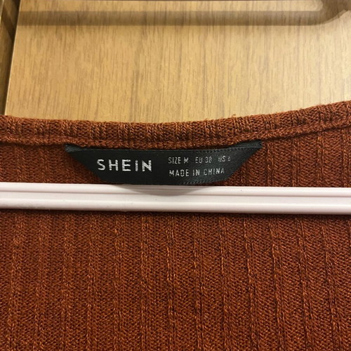 Shein brown ribbed crop top with front twist, like new, size M