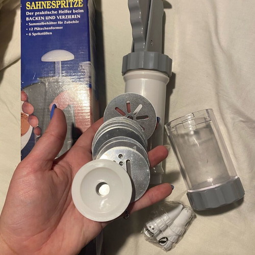 Cookie press like new for baking with various attachments