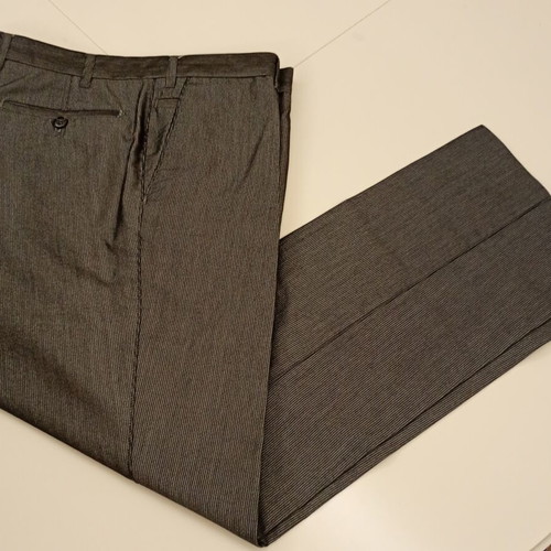 Men's Grey Pinstripe Suit Like New Size L