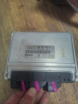VW Audi ECU computer 2.5 used, 8D0907401Q