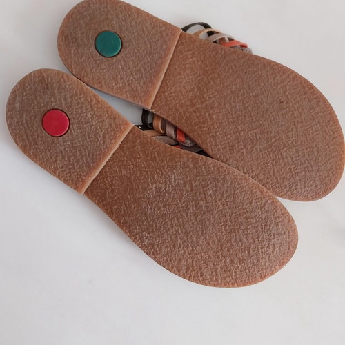 Kickers leather sandals size 38, brown