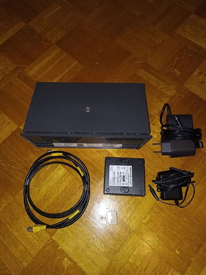 Vodafone router like new with cables and adapters