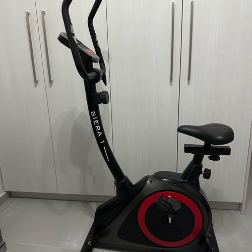 Fitness equipment like new with magnetic system and LCD display