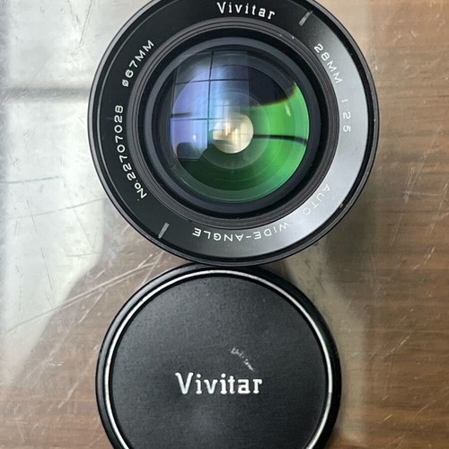 Vivitar Auto Wide-Angle 28mm 1:2.5 camera lens Auto 67mm used in excellent condition
