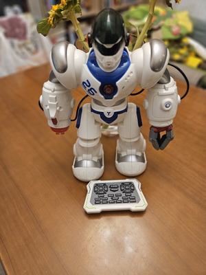 Μεγάλο τηλεκατευθυνόμενο ρομπότ Future Robot 26 μεταχειρισμένο με χειριστήριο