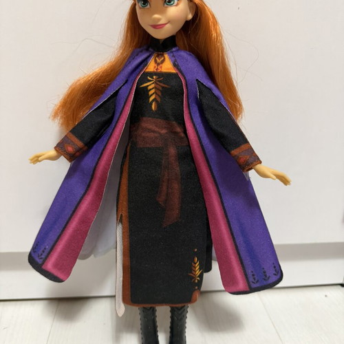 Hasbro 2018 Anna Frozen 2 doll like new with original outfit