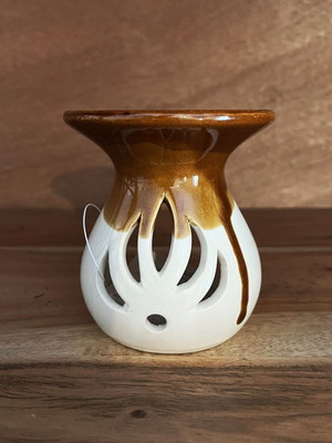 Small ceramic aroma diffuser, white and brown