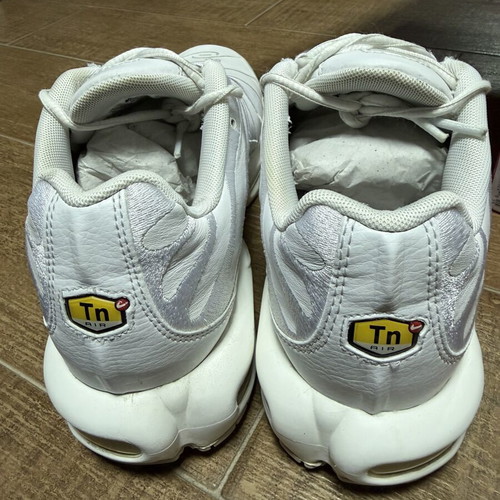 Nike TN sneakers like new, size 43, white