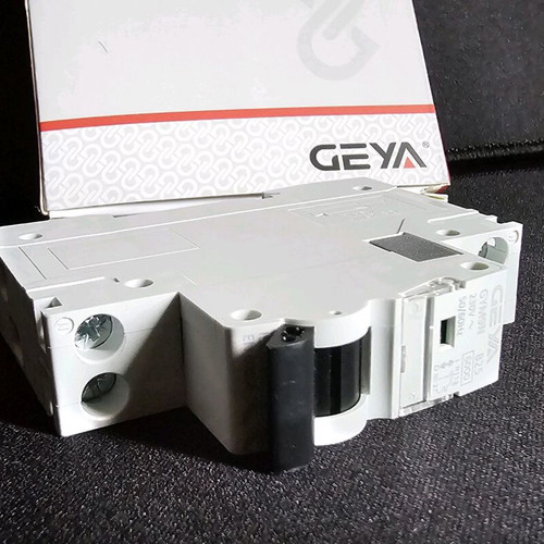 Geya B25 GYM9N 230V ~ 50/60Hz fuse new