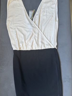 Women's elegant two-tone dress new, size M, eksept