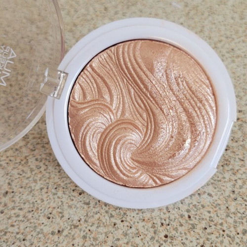MUA Shimmer Highlight Powder set like new, 3 pieces