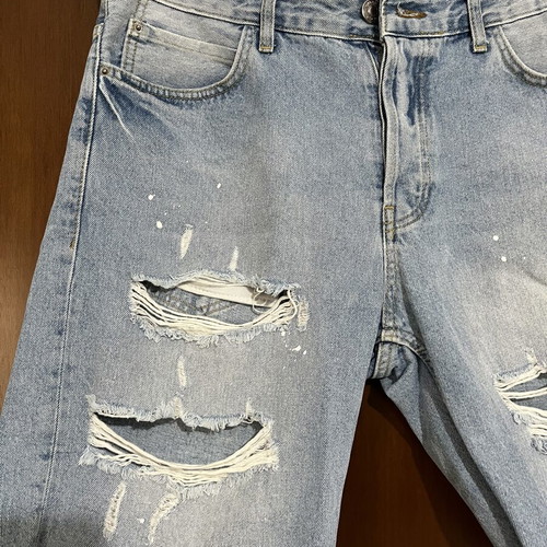 2Y men's denim bermuda shorts, light blue distressed