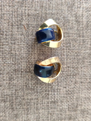 Clip-on earrings like new