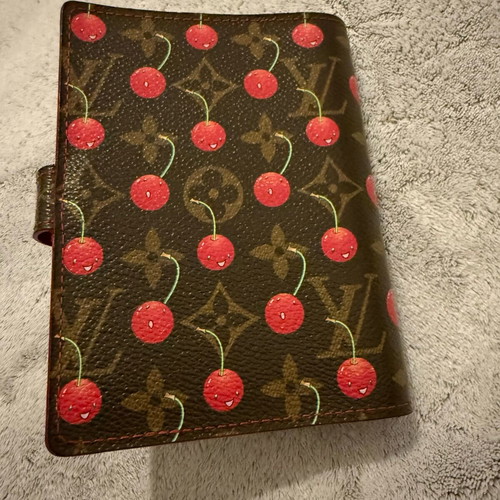 Louis Vuitton Cerises Agenda like new with broken metal support