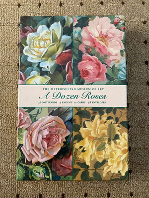 A Dozen Roses souvenir set new from Metropolitan Museum of Art