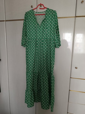 Long dress, white and green, size XL