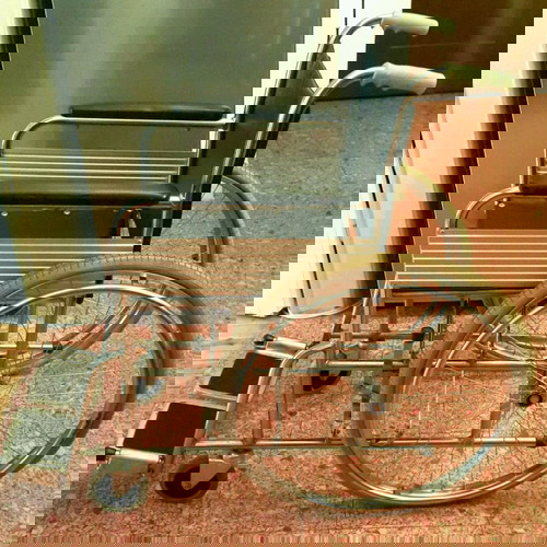 Αναπηρικό αμαξίδιο - ( καροτσάκι )