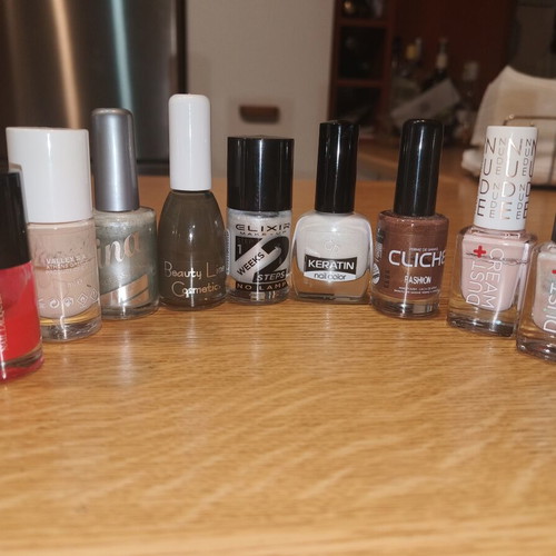 Nail polish set used, 9 pieces, various colors