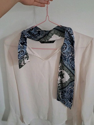 Zara blouse like new, size S, white with multicolor