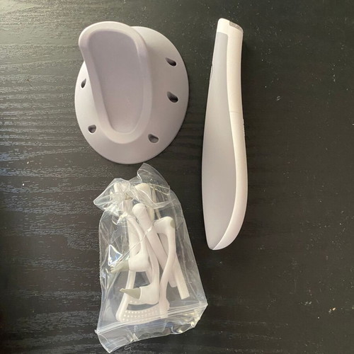 Acoustic Vibration Tooth Cleaner new with multiple heads and LED light