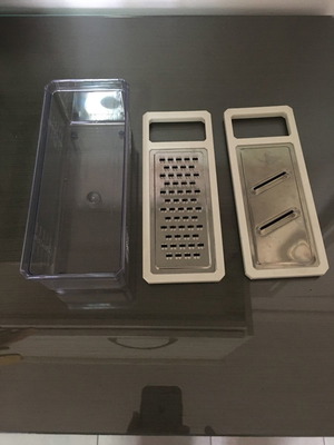 Cheese grater with plastic container new