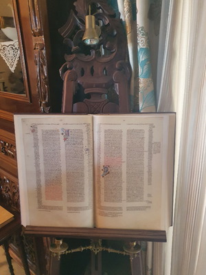 Ioustinian Law new, with companion volume and case