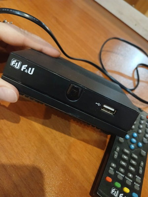 F&U TV decoder with remote control