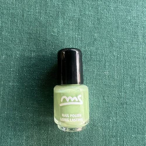 Nail polish set, pack of 6, assorted colors and brands
