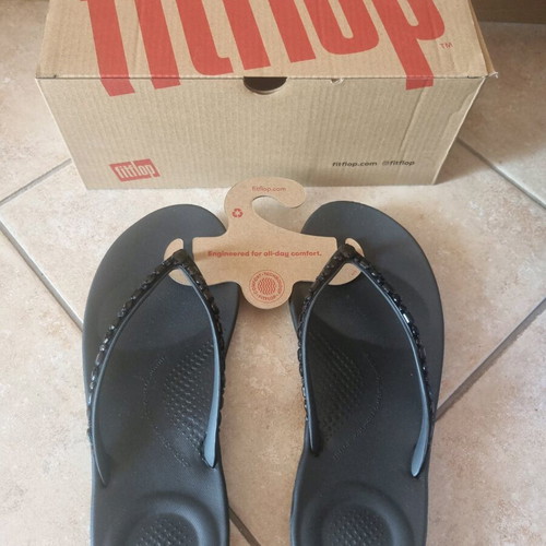 Fitflop iQushion Multi-Crystal Ergonomic Flip-Flops size 37, new, black