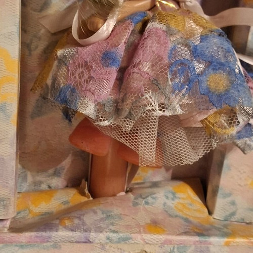Vintage El Greco Hasbro Happy Happy Sisters doll with candle new, collectible