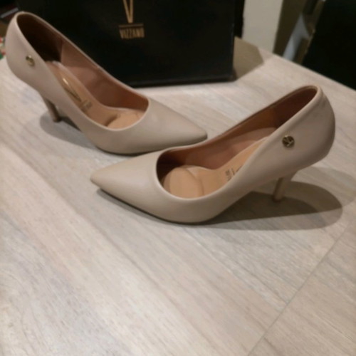 Vizzano nude pumps size 40, 9cm heel, worn once