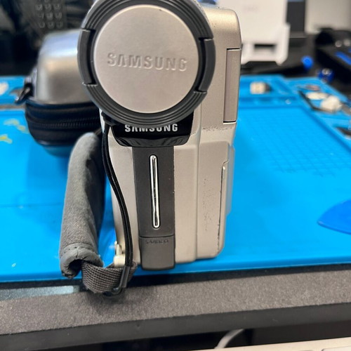 Samsung Digital Camcorder VP-D190i like new