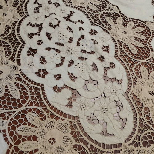 Handmade tablecloth 220x230 like new, beige