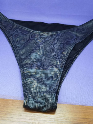 Two-piece swimsuit like new, size L, snake skin pattern