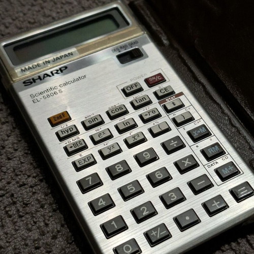 Sharp EL-58065 Scientific Calculator like new, 44 functions