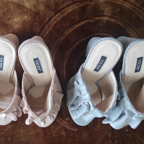 Slippers pack of two, grey and salmon, sizes 38 and 39, like new