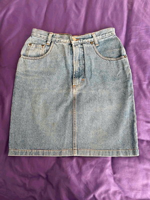 Vintage denim jean skirt Black Horse like new, size S