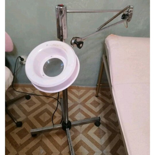 Magnifying lens like new
