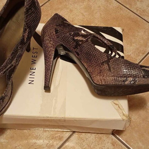 Nine West pumps used, size 40, black and brown