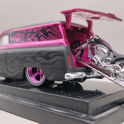 Hot Wheels 2009 Japan Convention 55 Chevy Panel Pink Black New