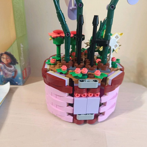 Lego Disney used, excellent condition with minor missing pieces