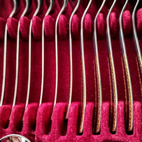 Cutlery set 30 pcs and 7 serving tools like new with 24k gold plating