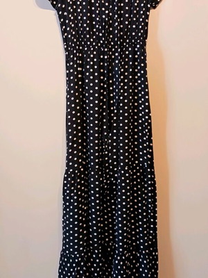 Yookie polka dot dress like new with ruffles and elastic waist and shoulders