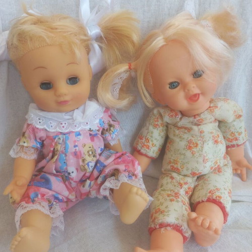 Set of 2 vintage baby dolls El Greco with blinking eyes