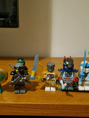Lego Ninjago minifigures 10 complete in like new condition